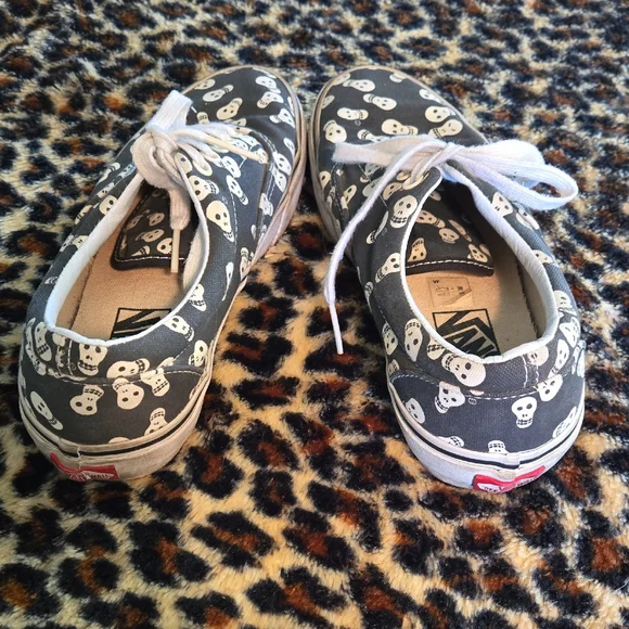 Vans Dark Gray Skull Pattern Sneakers - Picture 2 of 3